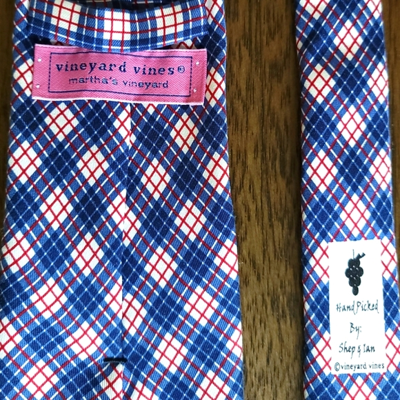 Vineyard Vines Textured Tie - Picture 1 of 5